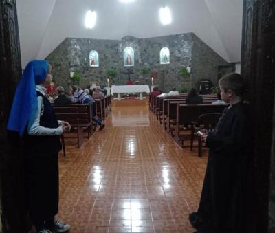 FiÃ©is participam da segunda noite de TrÃ­duo em honra ao Senhor Bom Jesus na Comunidade de Campo Mendes 
